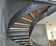 Готовые универсальные металлические тетивы для лестниц